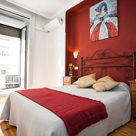 Hostal Aresol Madrid Ngoại thất bức ảnh