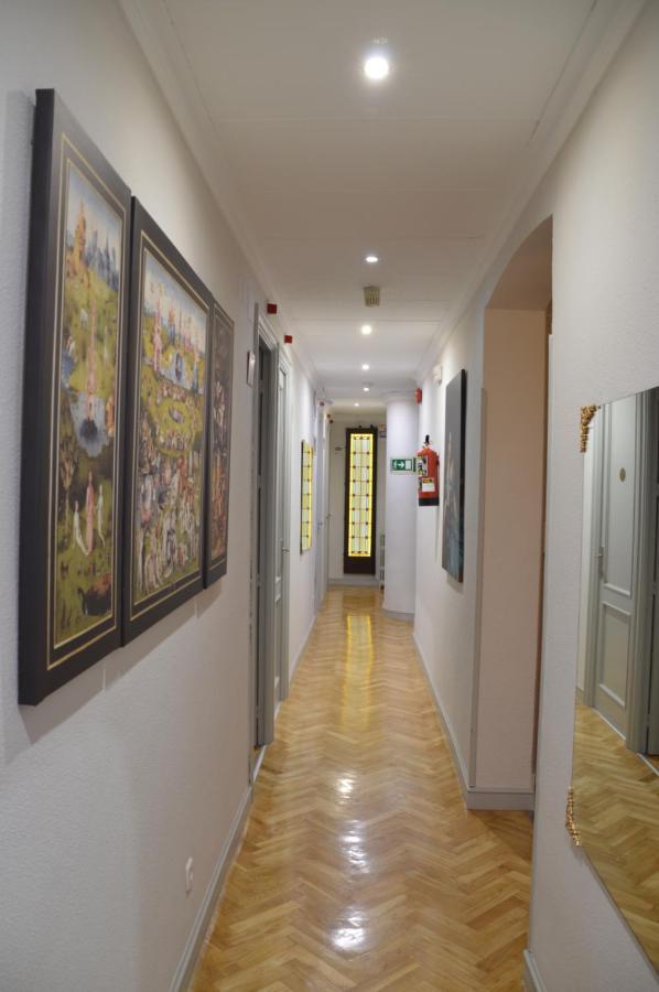 Hostal Aresol Madrid Ngoại thất bức ảnh