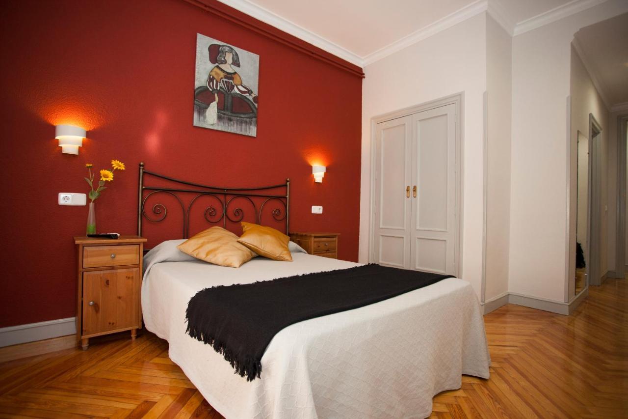 Hostal Aresol Madrid Ngoại thất bức ảnh