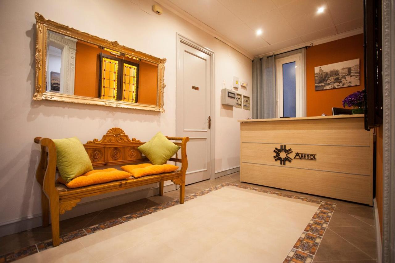 Hostal Aresol Madrid Ngoại thất bức ảnh