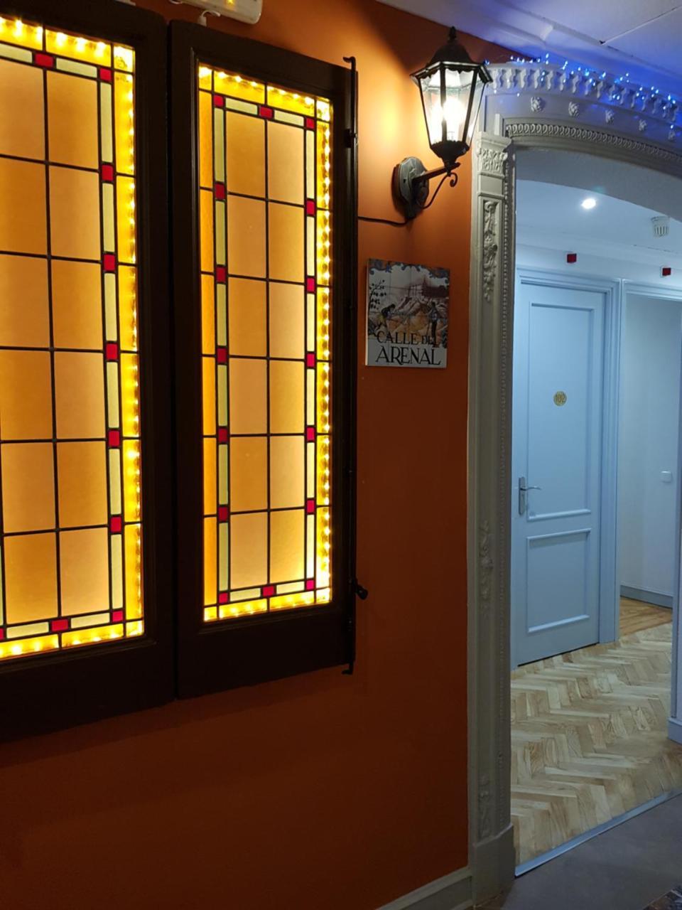 Hostal Aresol Madrid Ngoại thất bức ảnh